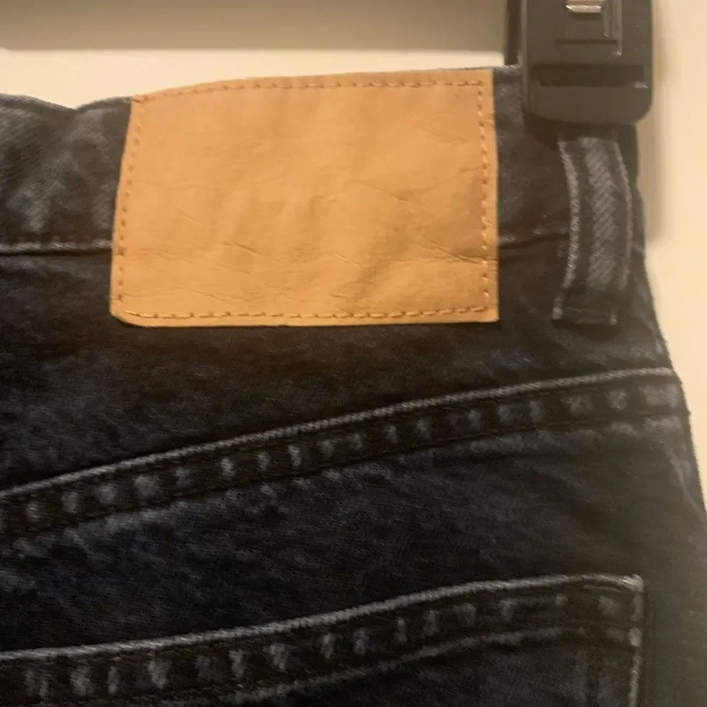 Zara High Rise Straight Leg Mom Jeans Distressed Black Wash Woman’s size 2